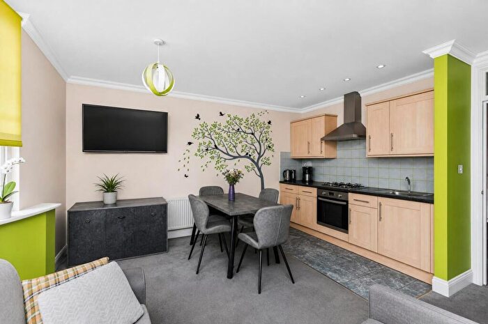 2 Bedroom Flat For Sale In Christchurch Road, Bournemouth, BH1