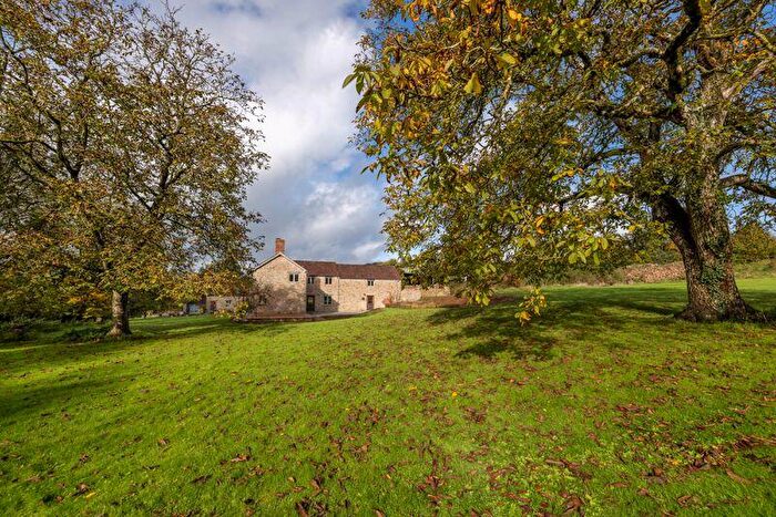 6 Bedroom Character Property To Rent In Recently Renovated Four Bed Family Property With Detached Two Bed Annexe, BA4
