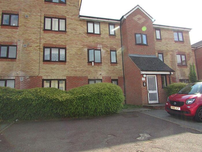 1 Bedroom Flat To Rent In Prestatyn Close, Stevenage, Hertfordshire, SG1