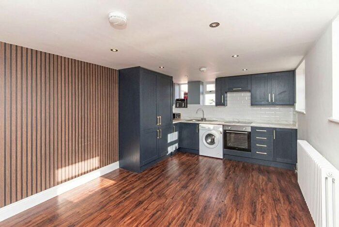 2 Bedroom Flat To Rent In College Road, Spinkhill, S21