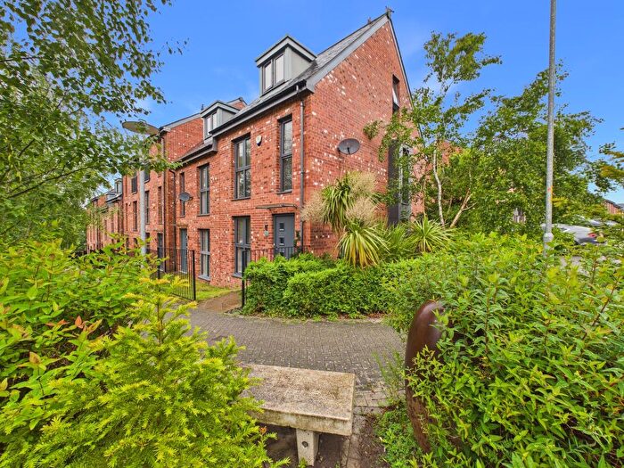 3 Bedroom Semi Detached House For Sale In Park View Avenue, Low Fell, NE9