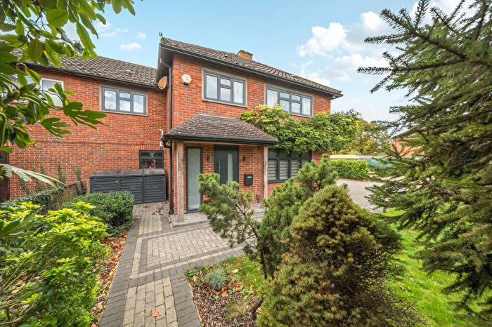 4 Bedroom Semi Detached House For Sale In Cranbrook Drive, Esher, KT10