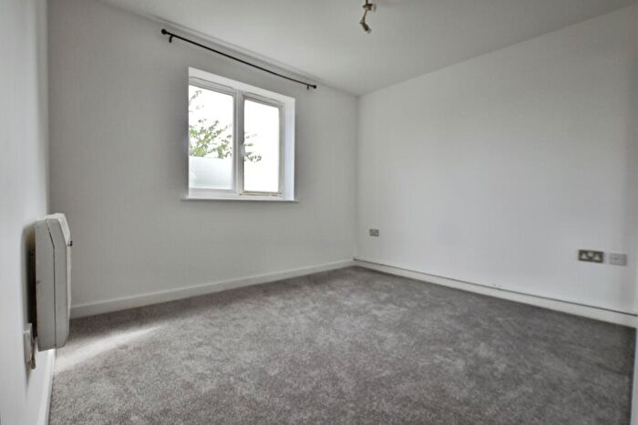 2 Bedroom Flat To Rent In Hevingham Drive, Romford, Essex, RM6