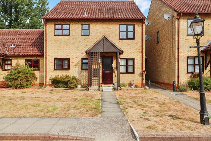 2 Bedroom Flat For Sale In Ship Gardens, Mildenhall, Bury St. Edmunds, IP28