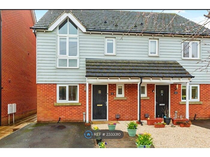 3 Bedroom Semi-Detached House To Rent In Wrens Gardens, Rotherham, S63