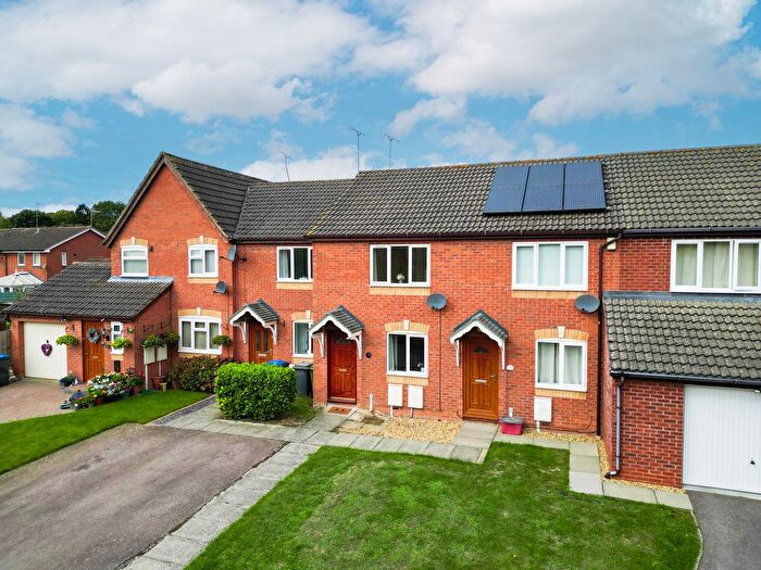 2 Bedroom Terraced House For Sale In Ilmer Close, Rugby, CV21