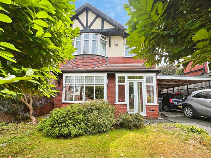 3 Bedroom Detached House For Sale In Holden Avenue, Bolton, BL1