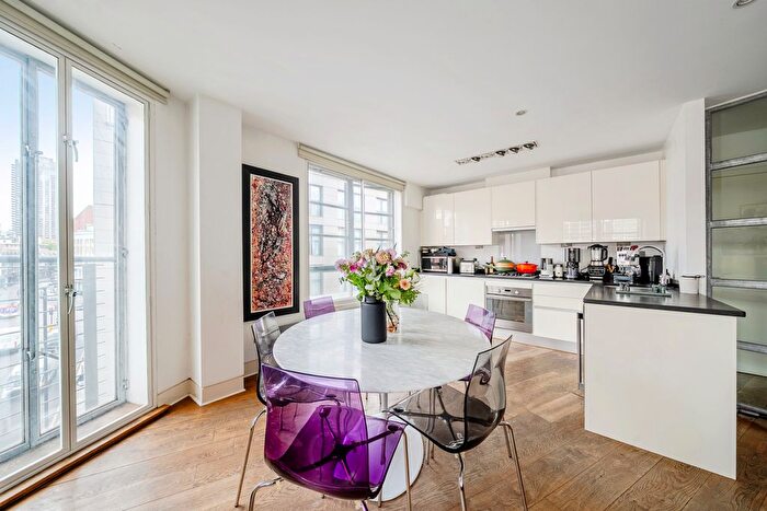 1 Bedroom Flat For Sale In Goswell Road, Clerkenwell, London, EC1V