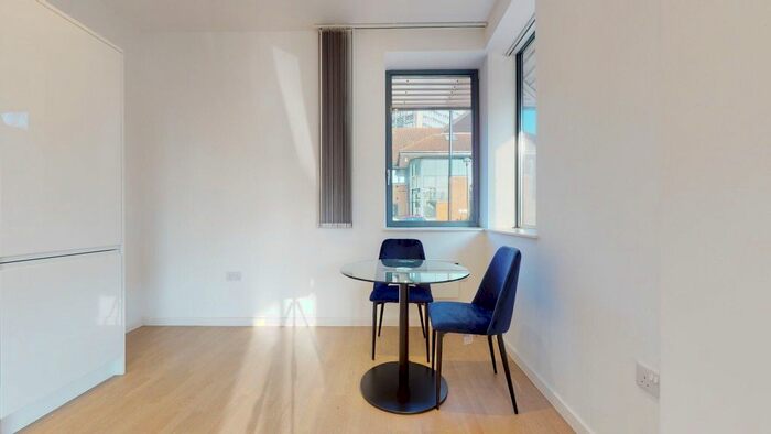 1 Bedroom Flat To Rent In Riverbank Way, Brentford, TW8