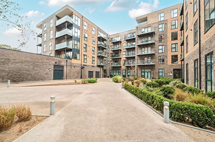 1 Bedroom Flat To Rent In The Causeway, Goring-By-Sea, Worthing, West Sussex, BN12