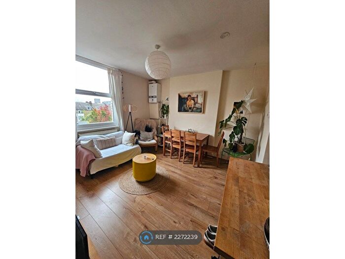 2 Bedroom Flat To Rent In Lambert Road, London, SW2