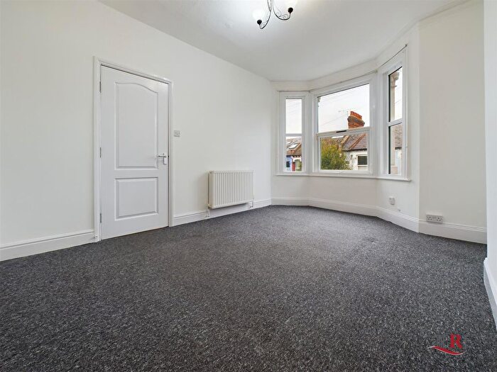 2 Bedroom Flat To Rent In Burns Road, London, NW10