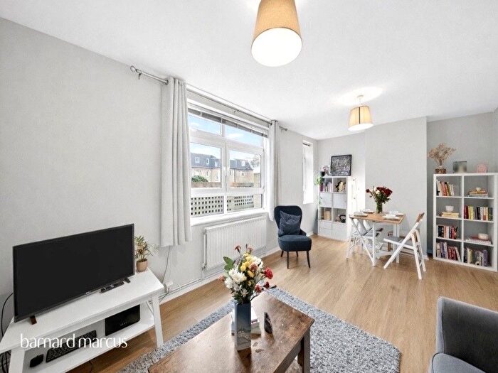2 Bedroom Flat For Sale In Cubitt Terrace, London, SW4