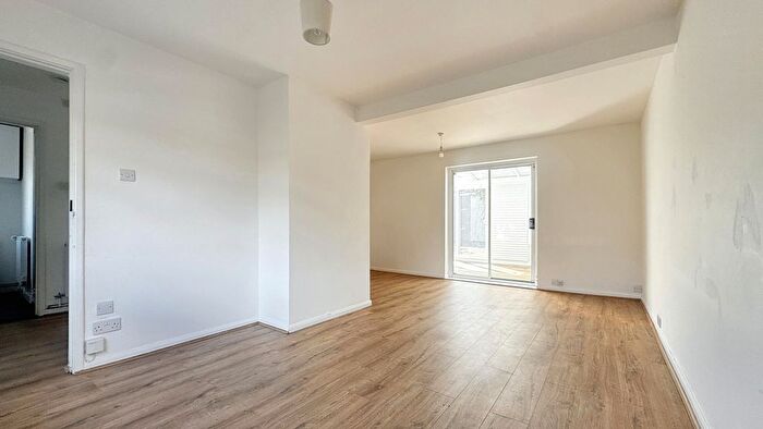 3 Bedroom End Of Terrace House To Rent In Tilling Road, Bristol, Aq, Gb, BS10