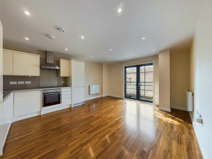 2 Bedroom Flat To Rent In Azalea Drive, Swanley, Kent, BR8