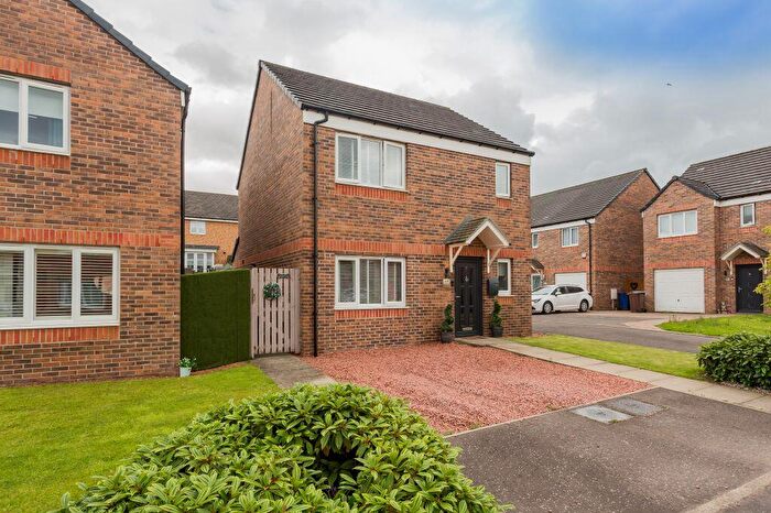 3 Bedroom Detached House For Sale In Hillhead Crescent, Paisley, PA3