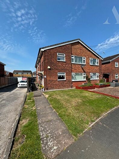 2 Bedroom Maisonette To Rent In Kington Way, Birmingham, West Midlands, B33