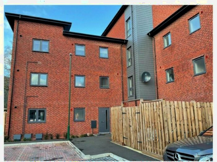 2 Bedroom Apartment To Rent In Newman Square, Shirley, B90