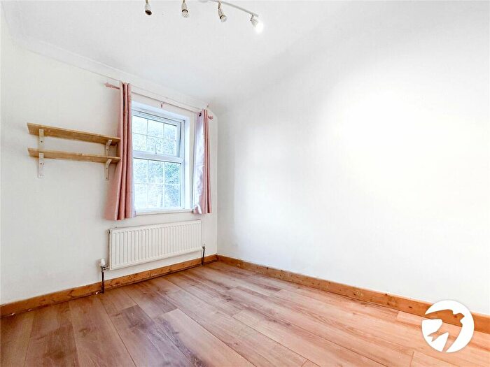 3 Bedroom Terraced House To Rent In Wykeham Street, Strood, Rochester, Kent, ME2
