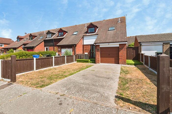3 Bedroom End Of Terrace House For Sale In Cowslip Crescent, Lowestoft, NR33