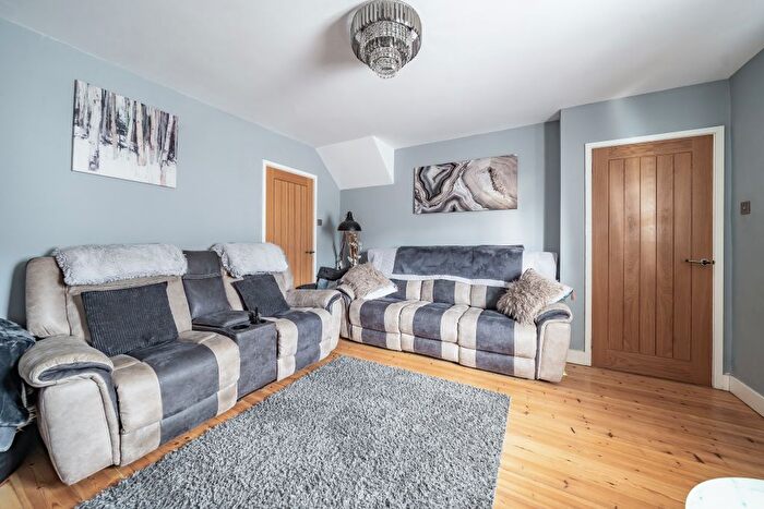 3 Bedroom End Of Terrace House For Sale In Gipsy Lane, Buckfastleigh, TQ11