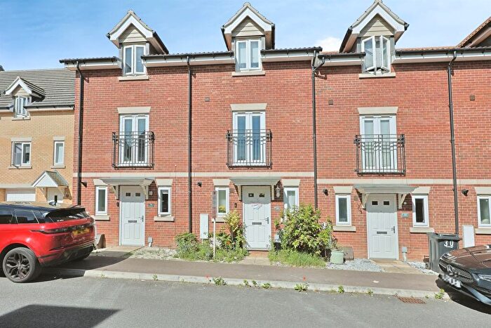 4 Bedroom Town House For Sale In Falcon Crescent, Costessey, Norwich, NR8