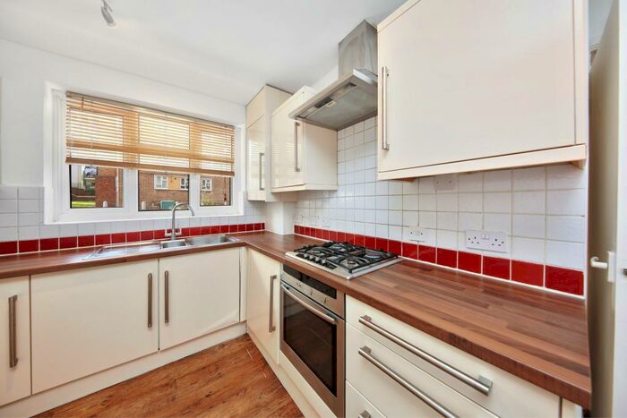 2 Bedroom Flat To Rent In Portland Rise, London, N4
