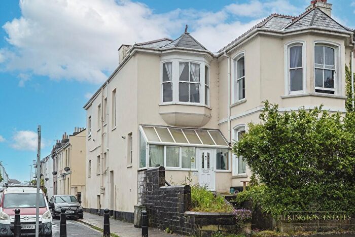 2 Bedroom Maisonette For Sale In Milehouse Road, Plymouth, Devon, PL3