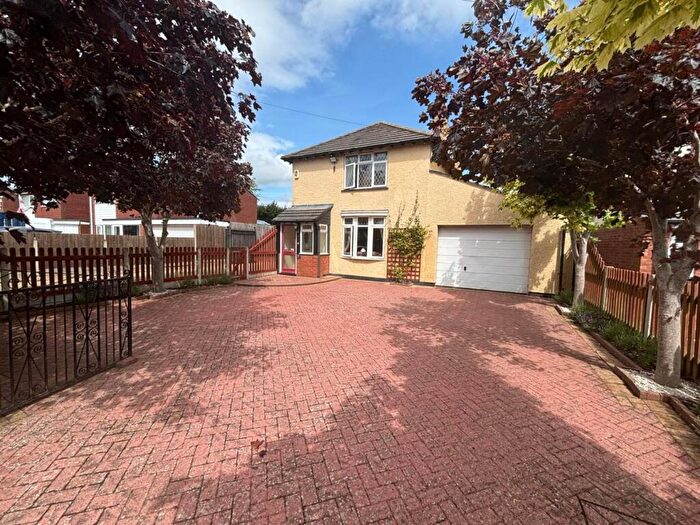 4 Bedroom Detached House For Sale In Station Road, Great Billing Village, Northampton, NN3