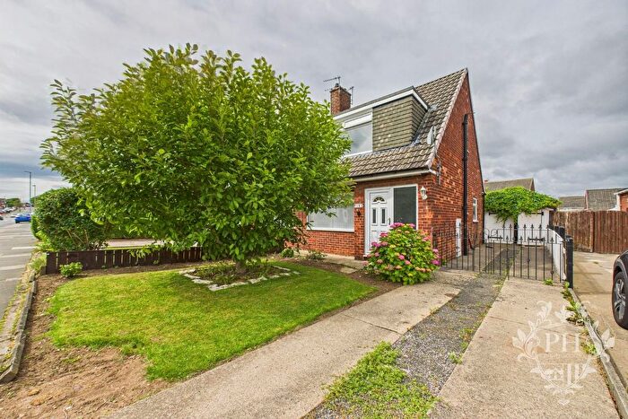 3 Bedroom Semi-Detached House For Sale In Trimdon Avenue, Middlesbrough, TS5