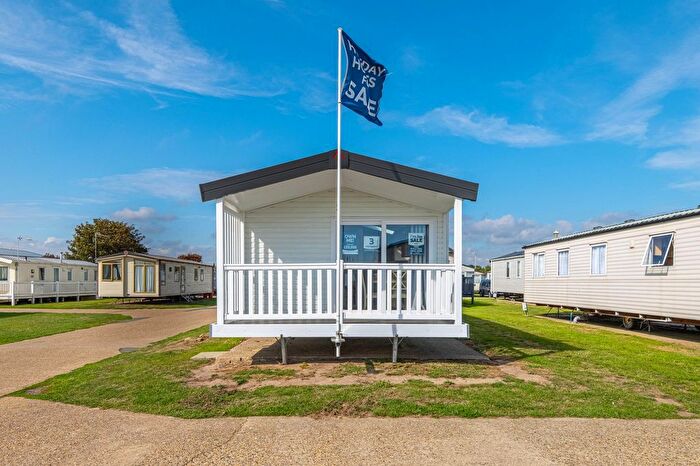 3 Bedroom Mobile/park Home For Sale In Broadland Sands Holiday Park, Corton, NR32