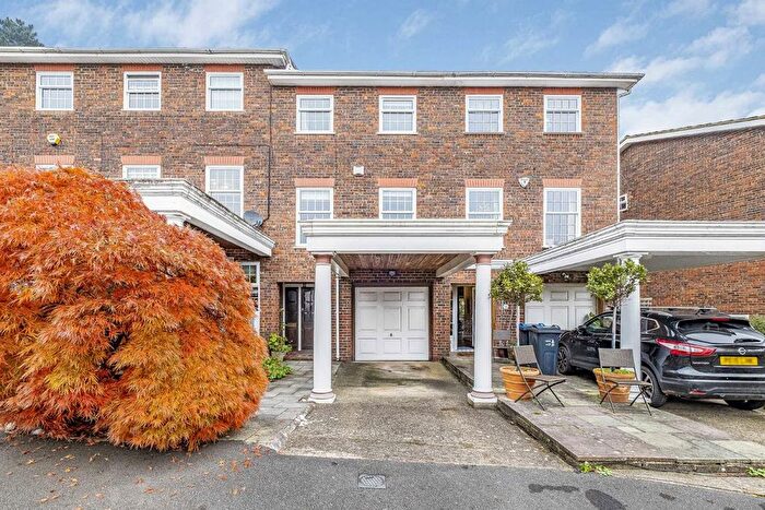 4 Bedroom Property For Sale In Pine Grove, Wimbledon Village, SW19