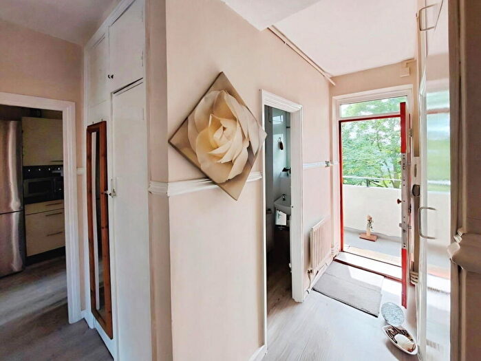 2 Bedroom Flat For Sale In Goodwood Road, New Cross, London, Greater London, SE14