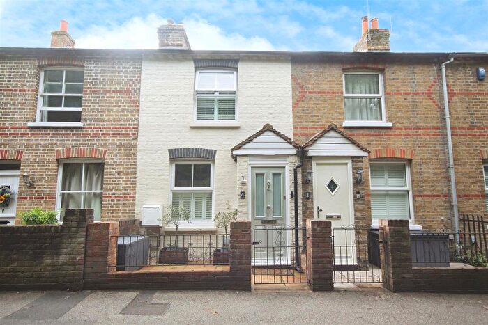 2 Bedroom Terraced House To Rent In School Lane, Wargrave, Berkshire, RG10