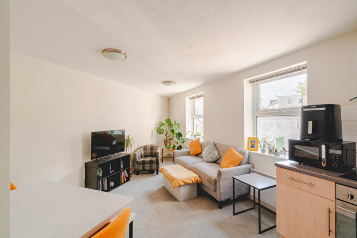 1 Bedroom Flat For Sale In Claremont Road, Bishopston, Bristol, BS7