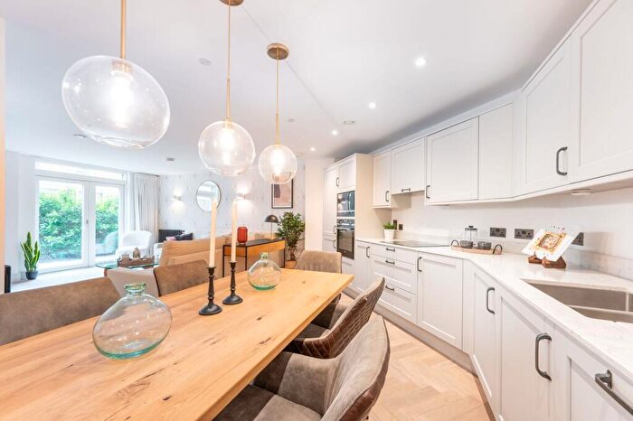 3 Bedroom Flat For Sale In Clifton Mansions, Willesden Green, NW2
