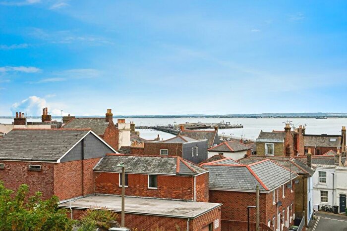 1 Bedroom Flat For Sale In Union Road, Ryde, Isle Of Wight, PO33