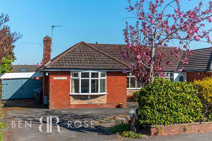3 Bedroom Semi-Detached Bungalow For Sale In Hugh Barn Lane, New Longton, Preston, PR4