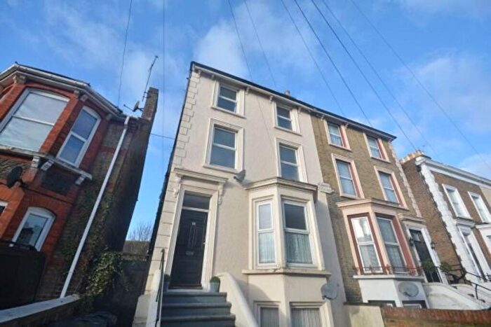 1 Bedroom Flat To Rent In Crescent Road, Ramsgate, CT11