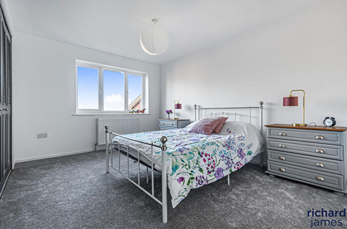 4 Bedroom Detached House For Sale In The Willows, Highworth, Highworth, SN6