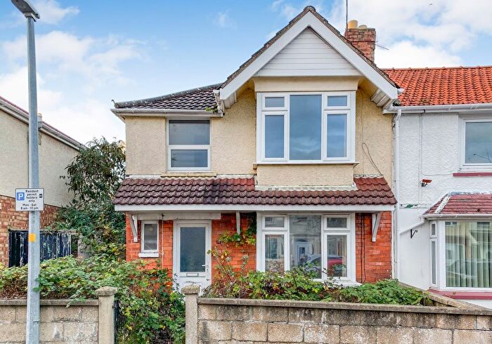 3 Bedroom End Terrace House For Sale In Westmorland Road, Swindon, Wiltshire, SN1