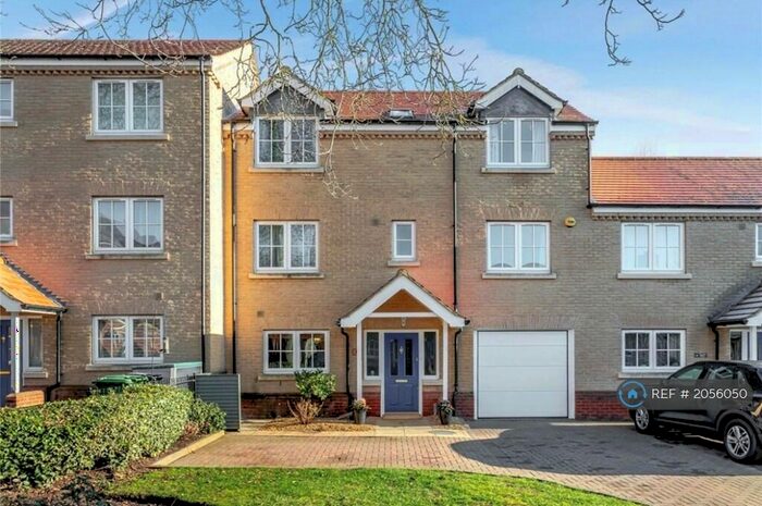 5 Bedroom Terraced House To Rent In Walnut Mews, Peterborough, PE3