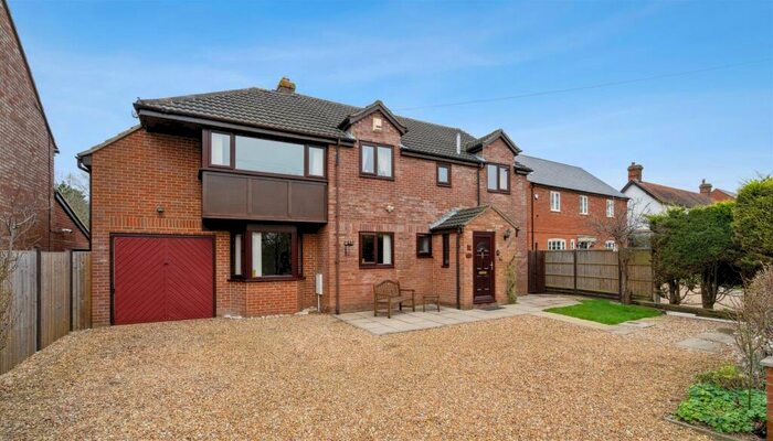 5 Bedroom Detached House For Sale In Cranfield Road, Astwood, Newport Pagnell, MK16