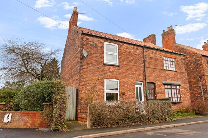 3 Bedroom Semi-Detached House For Sale In Redcombe Lane, Brigg, North Lincolnshire, DN20