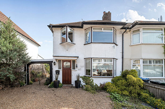 3 Bedroom End Of Terrace House For Sale In Worcester Close, Mitcham, CR4