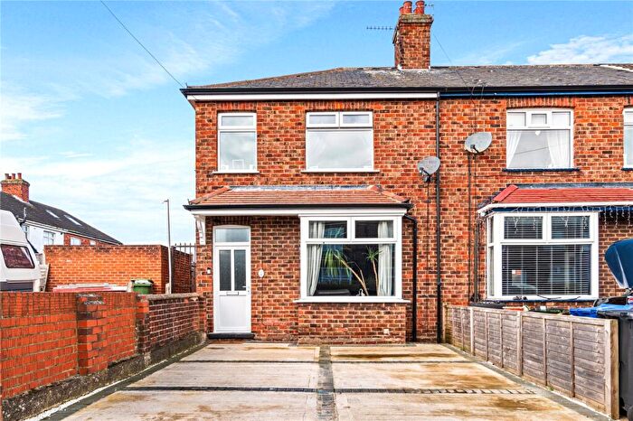 3 Bedroom End Of Terrace House For Sale In Welbeck Place, Grimsby, Lincolnshire, DN34