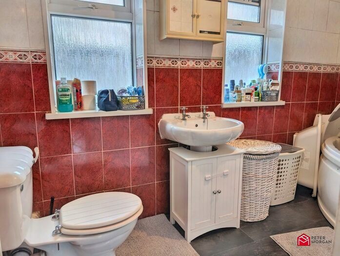 3 Bedroom Terraced House For Sale In Fifth Avenue, Clase, Swansea, SA6