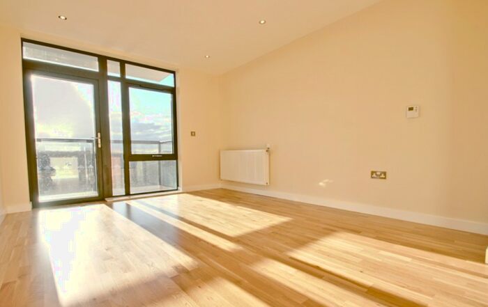 1 Bedroom Flat To Rent In Powell House, Dunstan Mews, Enfield, EN1