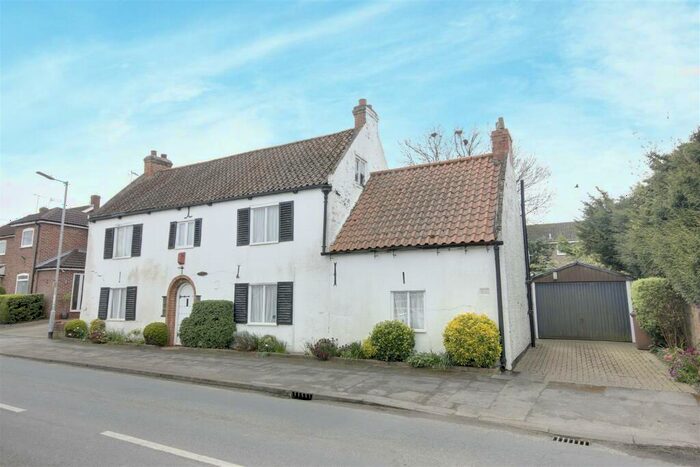 3 Bedroom Cottage For Sale In Main Street, Skidby, HU16