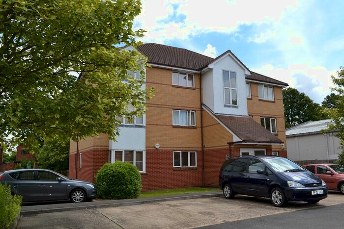 2 Bedroom Flat To Rent In Bedford Road, Hitchin, SG5